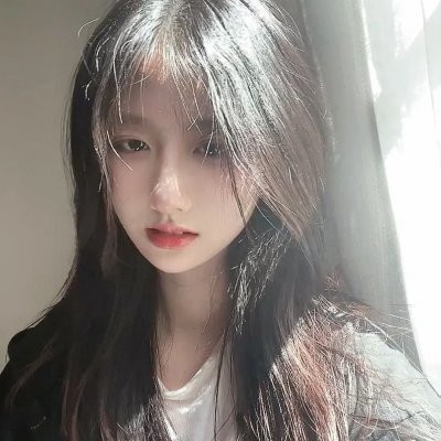 金牌客服董董恩